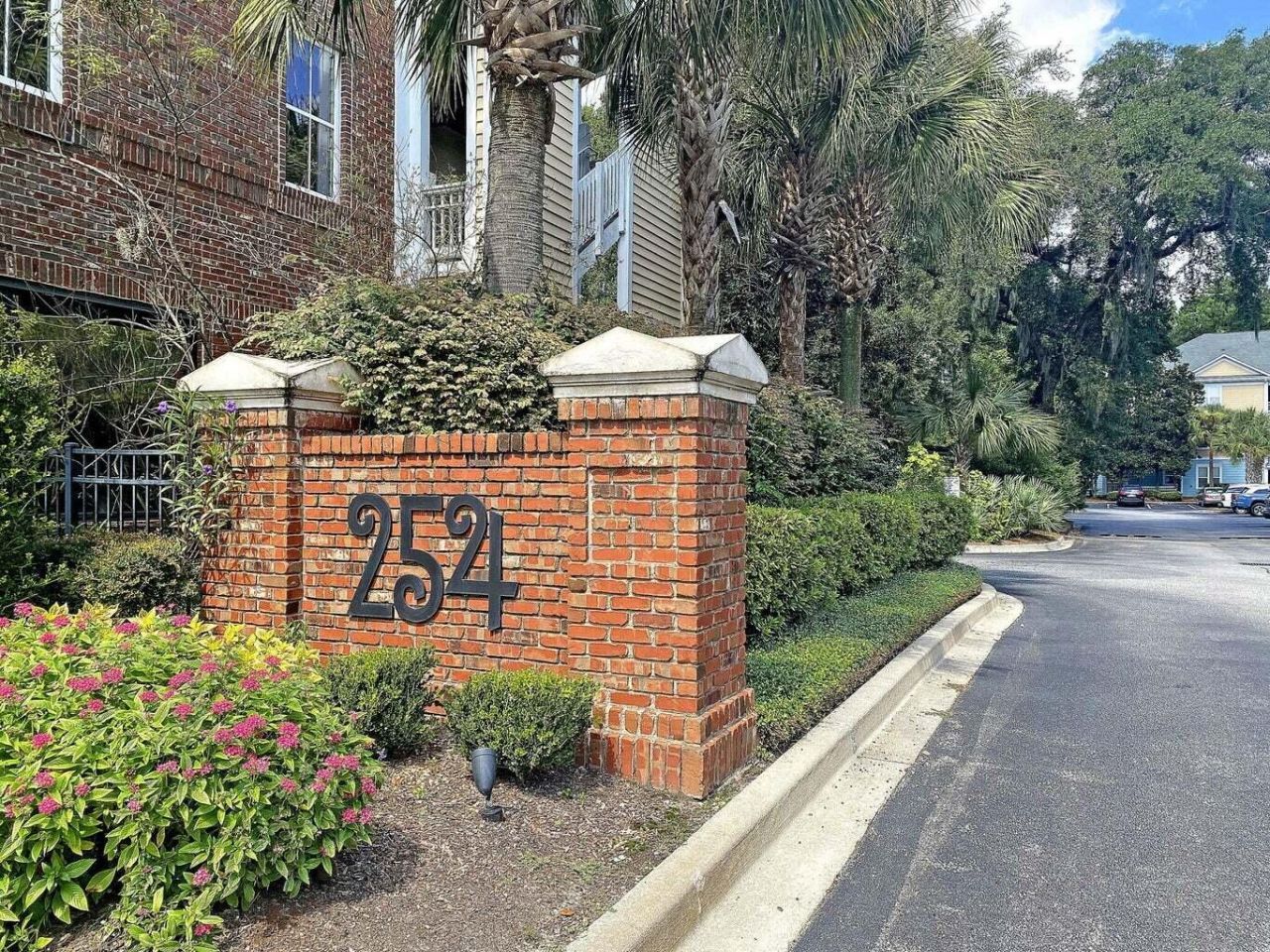 280 Seven Farms Drive Photo 20