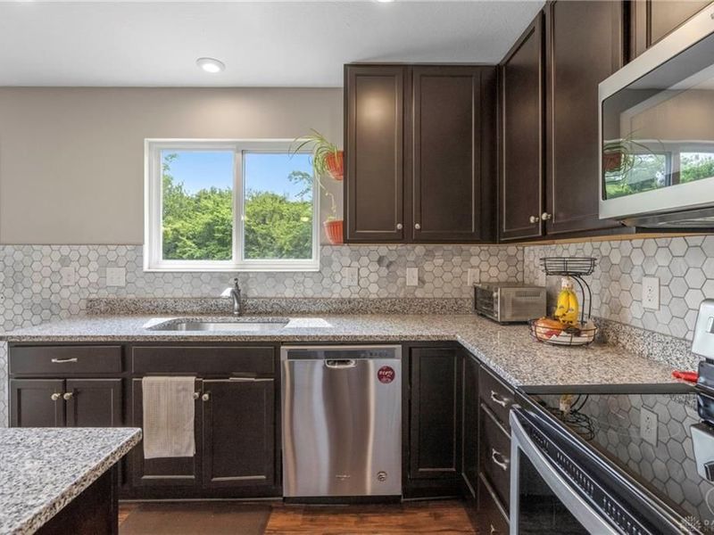 2574 Leonardo Way, Middletown, OH 45005 Photo 6