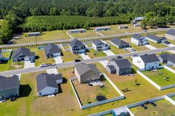 69 Cape Point Dr.  photo 4