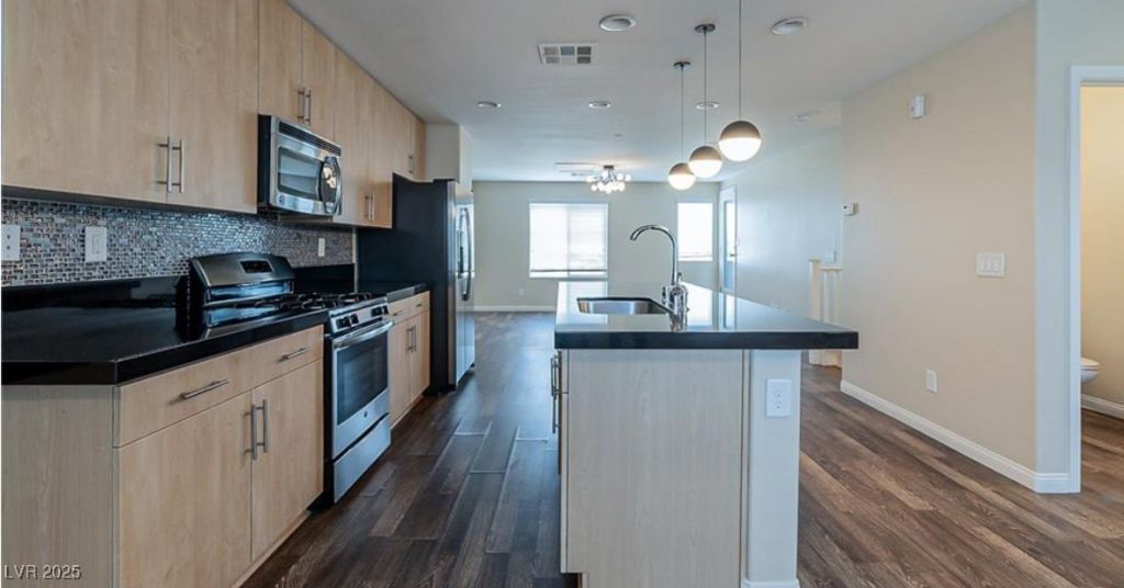 9050 W Tropicana Avenue , Las Vegas, NV 89147