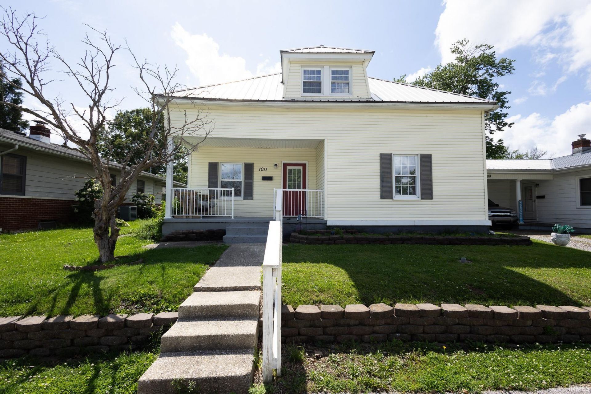 1011 S First Street, Boonville, IN 47601 Main Photo