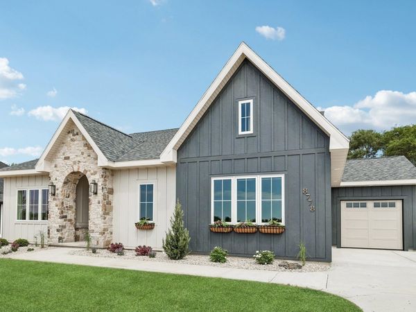 W8778 Blue Violet Court, Cambridge, WI 53523