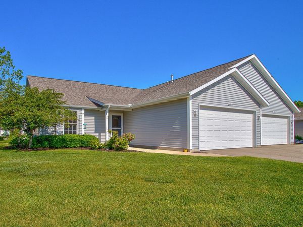 11818 Willow Wood North, Holland, MI 49424
