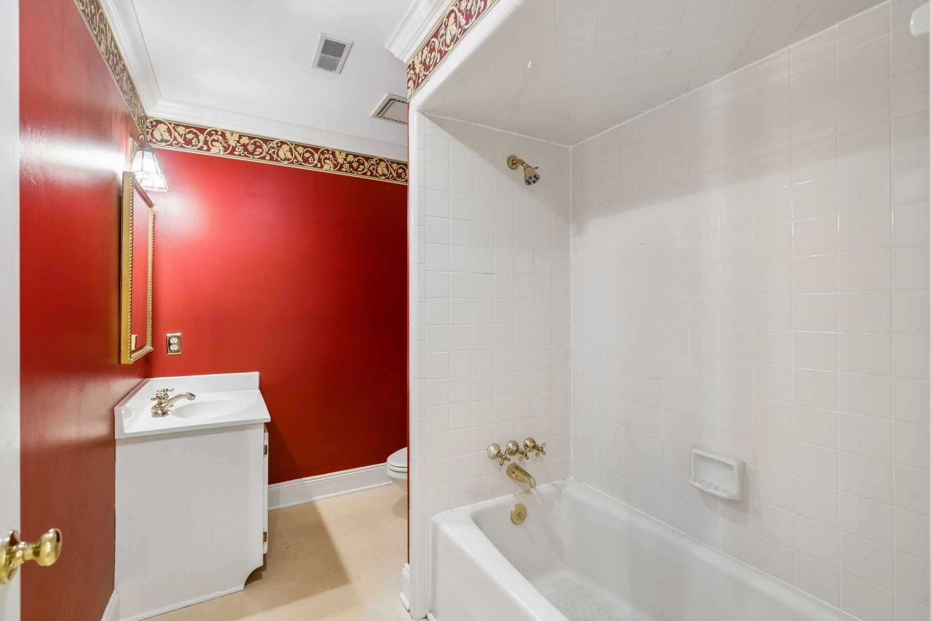 905 W Raysor Street Photo 33