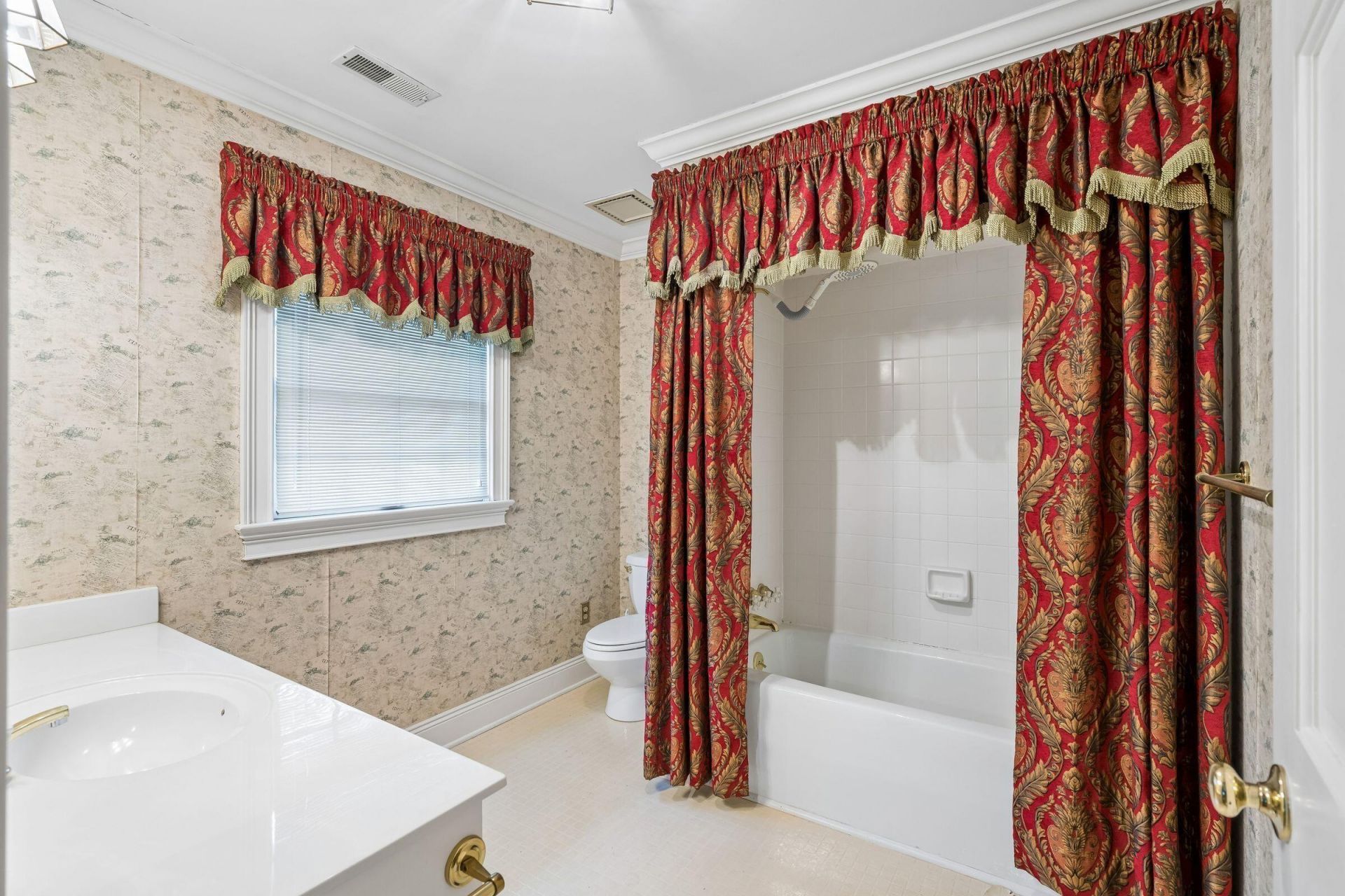 905 W Raysor Street Photo 37