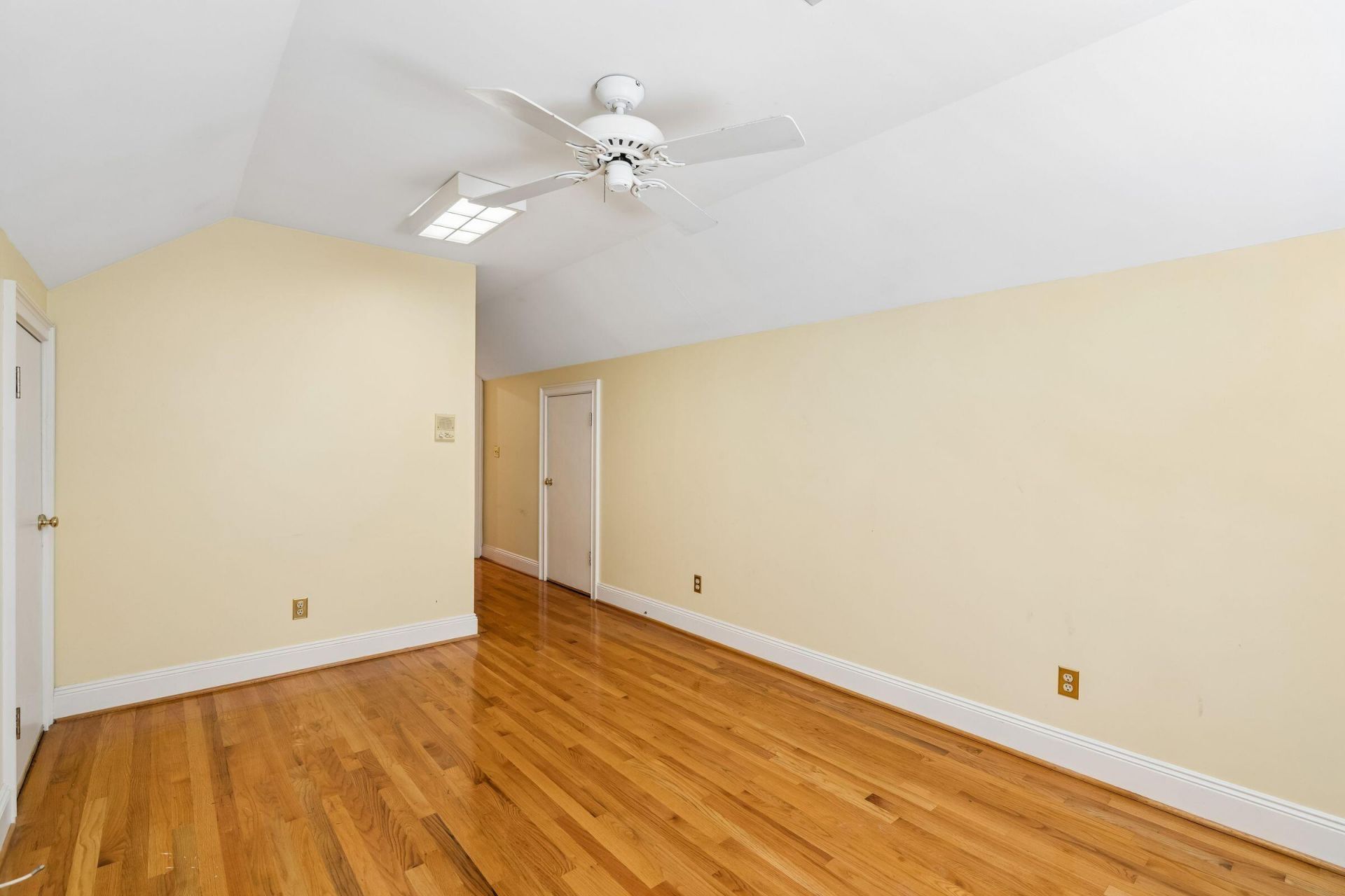 905 W Raysor Street Photo 41