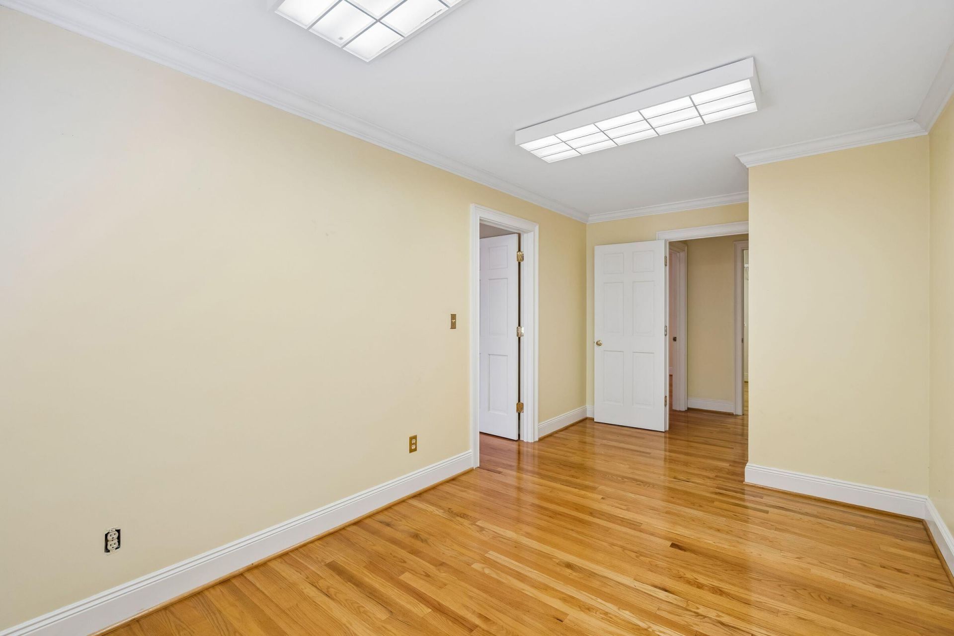 905 W Raysor Street Photo 47