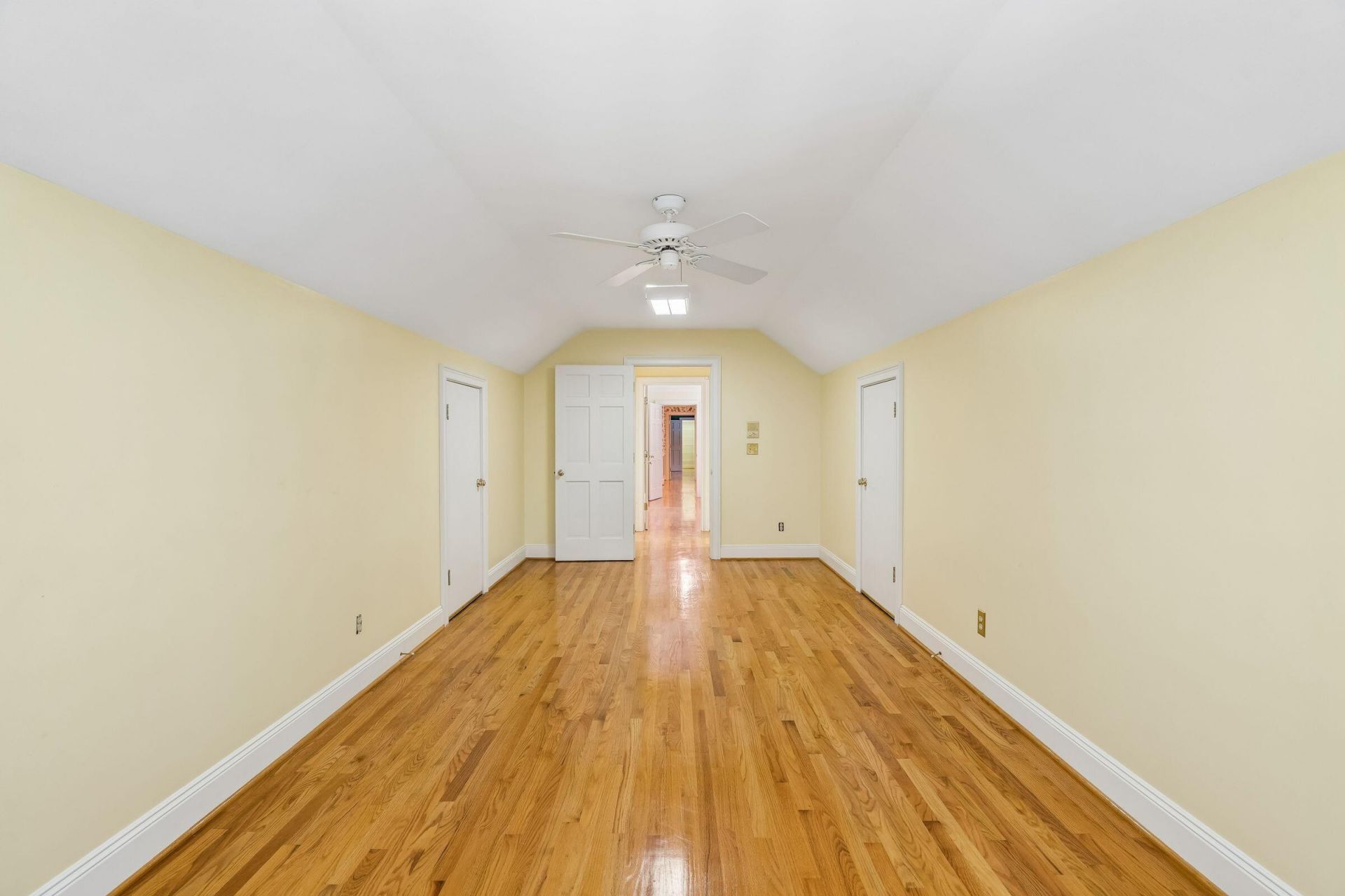 905 W Raysor Street Photo 50