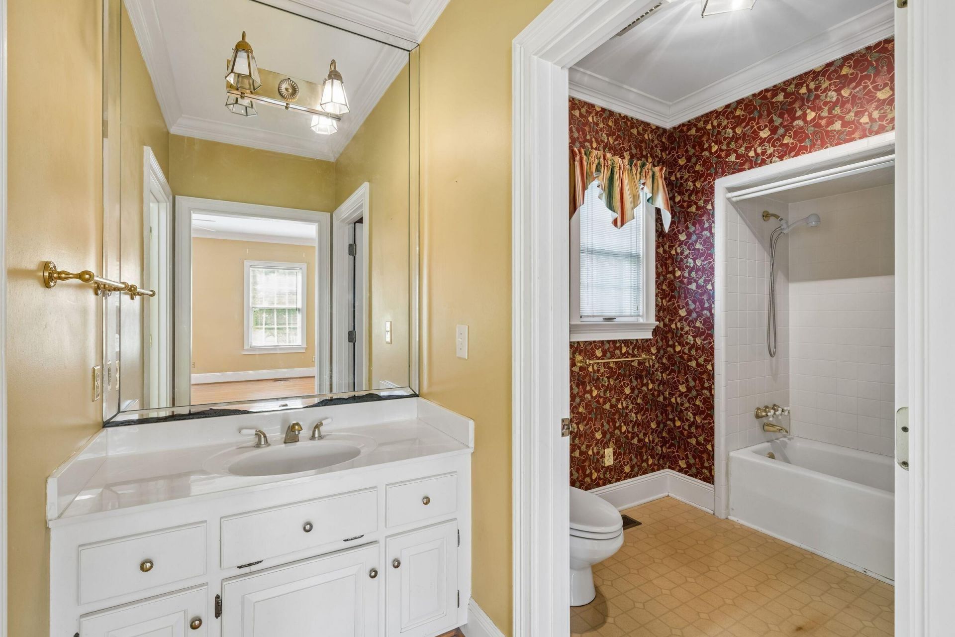 905 W Raysor Street Photo 56
