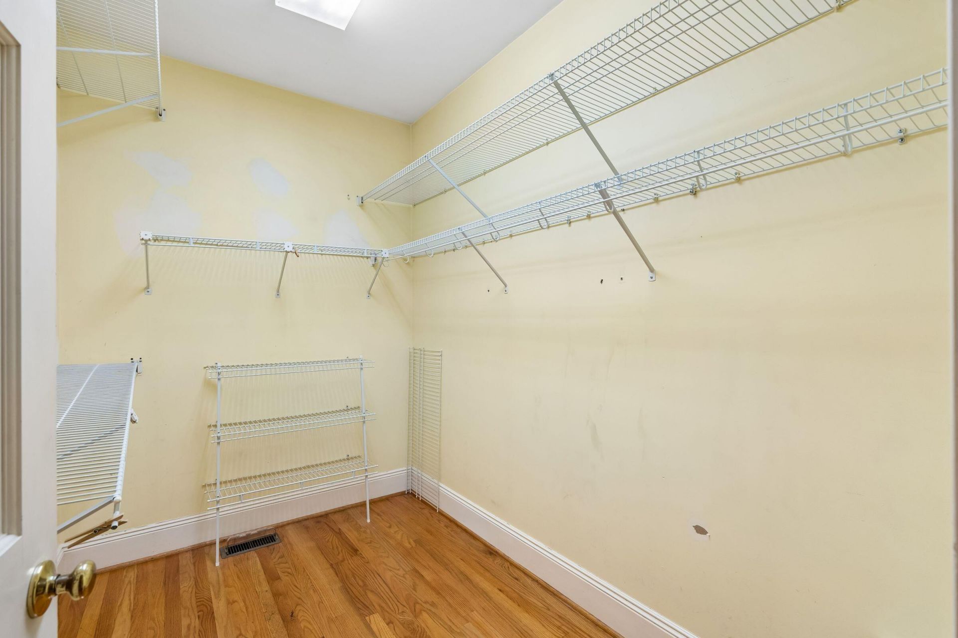905 W Raysor Street Photo 57