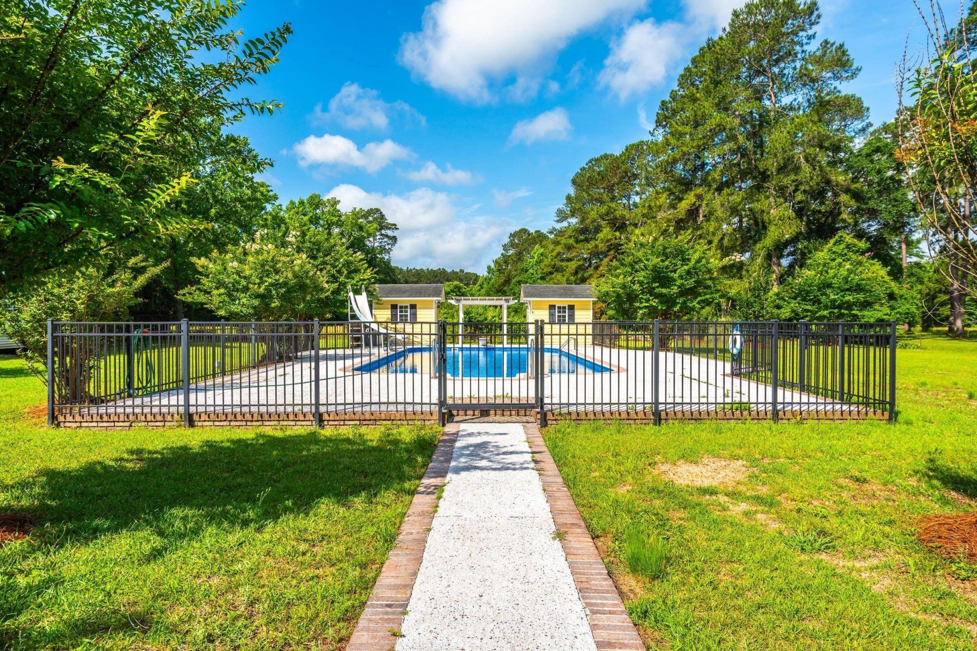 905 W Raysor Street Photo 64