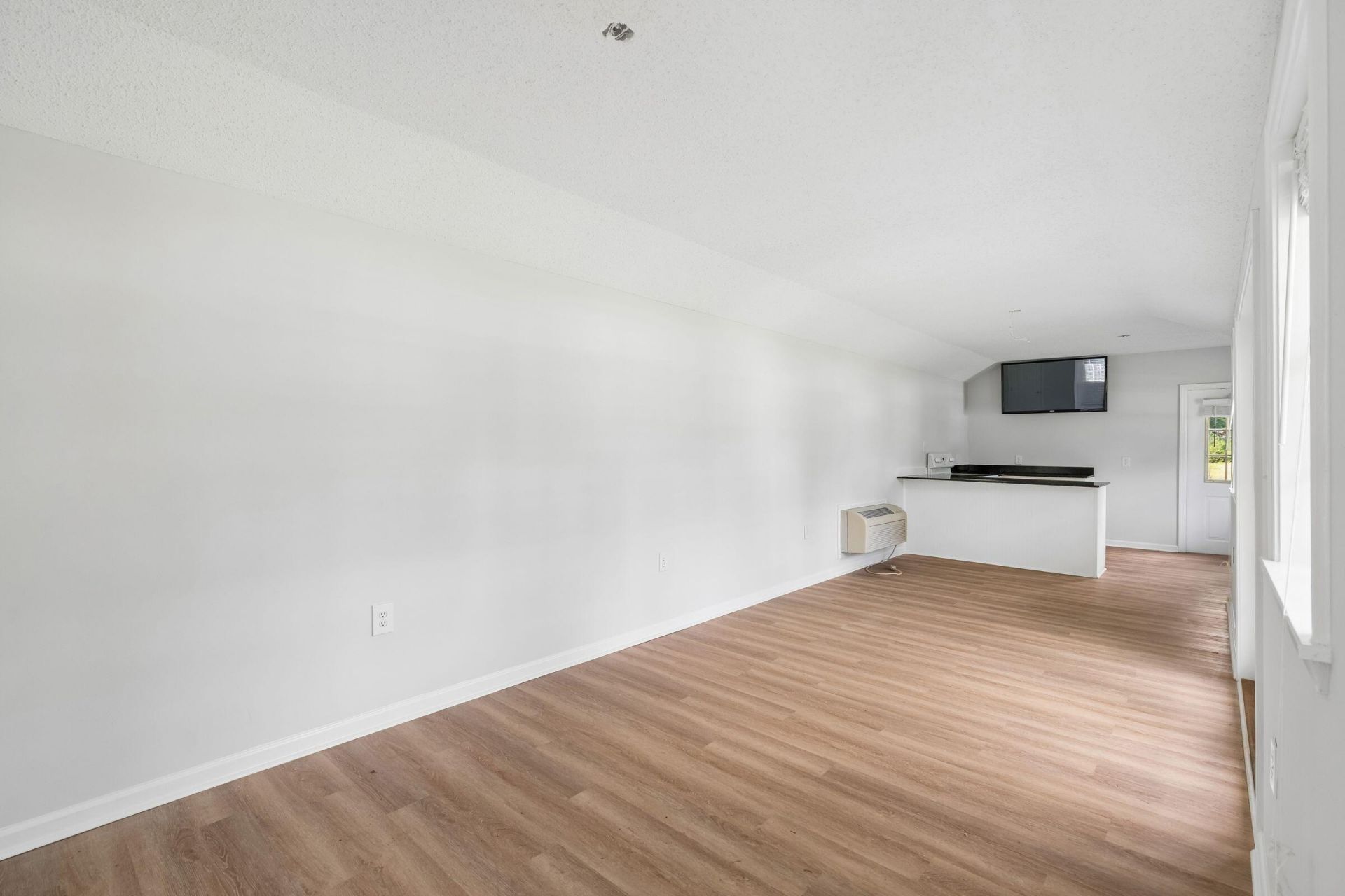 905 W Raysor Street Photo 71