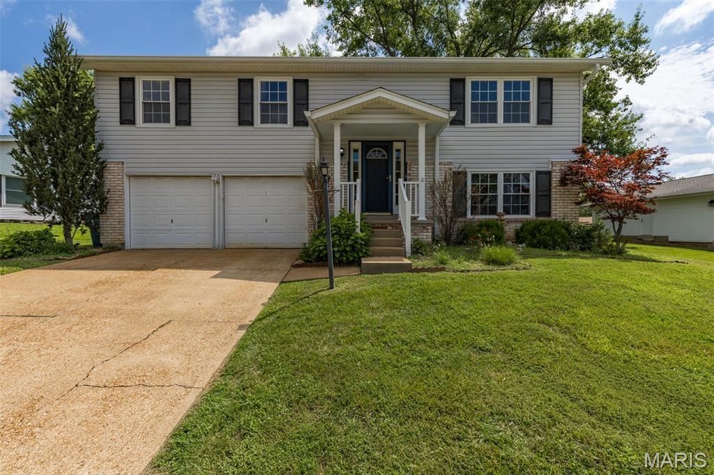 5572 Brookton Way, Saint Louis, MO 63128 Main Photo