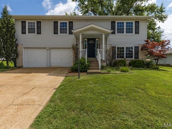 5572 Brookton Way, St Louis, MO 63128