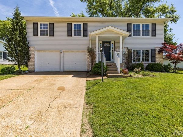 5572 Brookton Way, St Louis, MO 63128