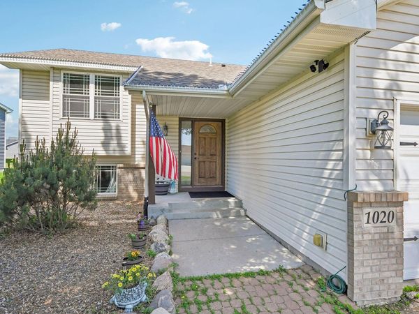 1020 Bluestem Lane, Lester Prairie, MN 55354