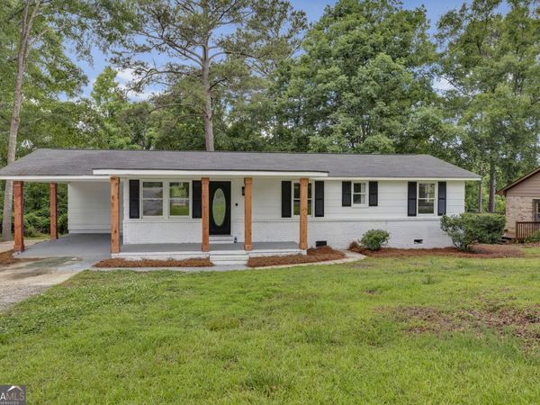 455 Cindy St., Jackson, GA 30233