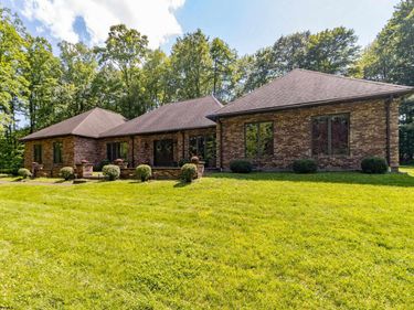 2386 Lakeside Estates, Morgantown, WV 26508
