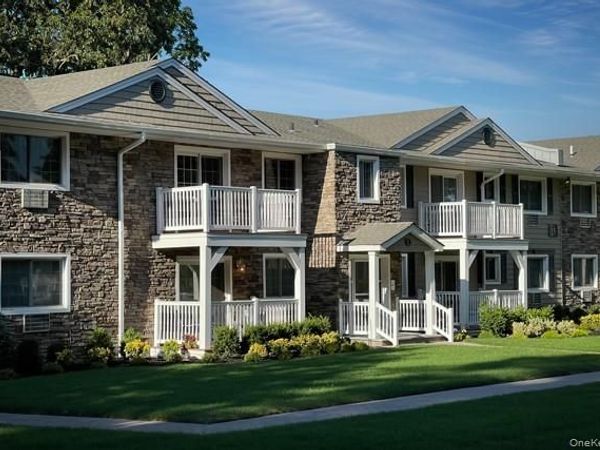 9 Williams Boulevard , Unit 5-2L, Lake Grove, NY 11755