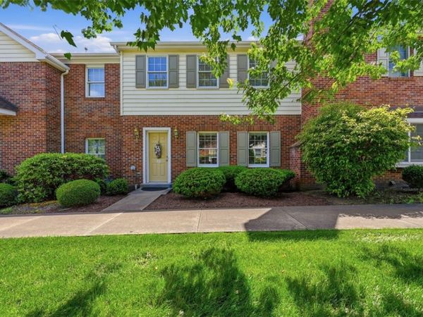 201 Boxwood Ct, McMurray, PA 15317