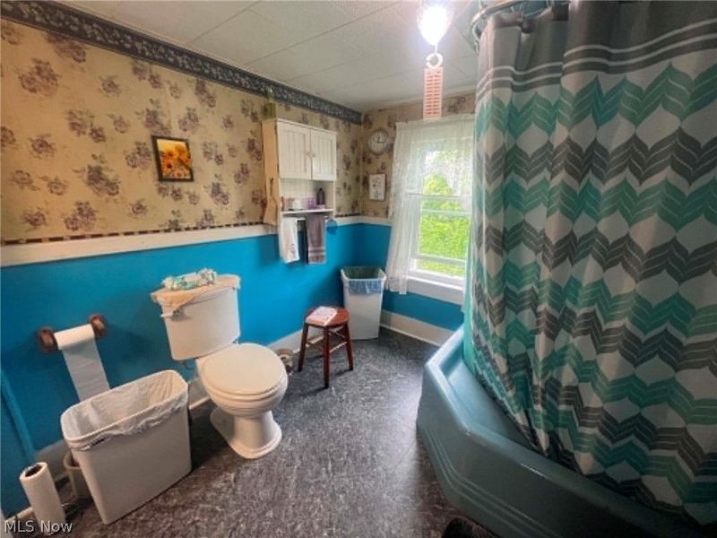 431 W Walnut Street , Barnesville, OH 43713 Photo 13