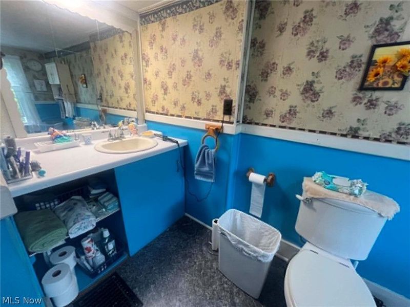 431 W Walnut Street , Barnesville, OH 43713 Photo 14