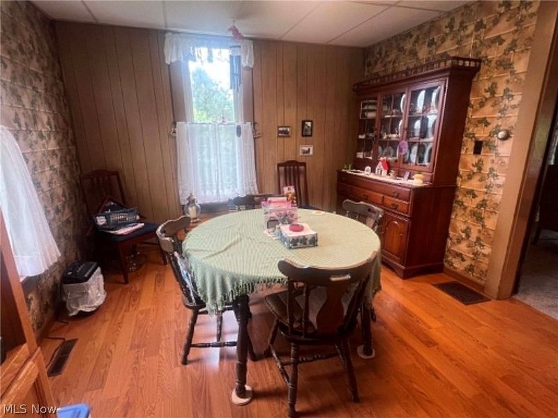431 W Walnut Street , Barnesville, OH 43713 Photo 5