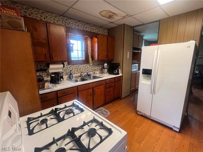 431 W Walnut Street , Barnesville, OH 43713 Photo 6