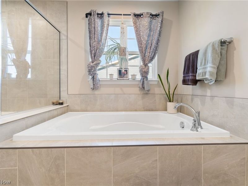 2262 Monaco Street NW, Uniontown, OH 44685 Photo 28