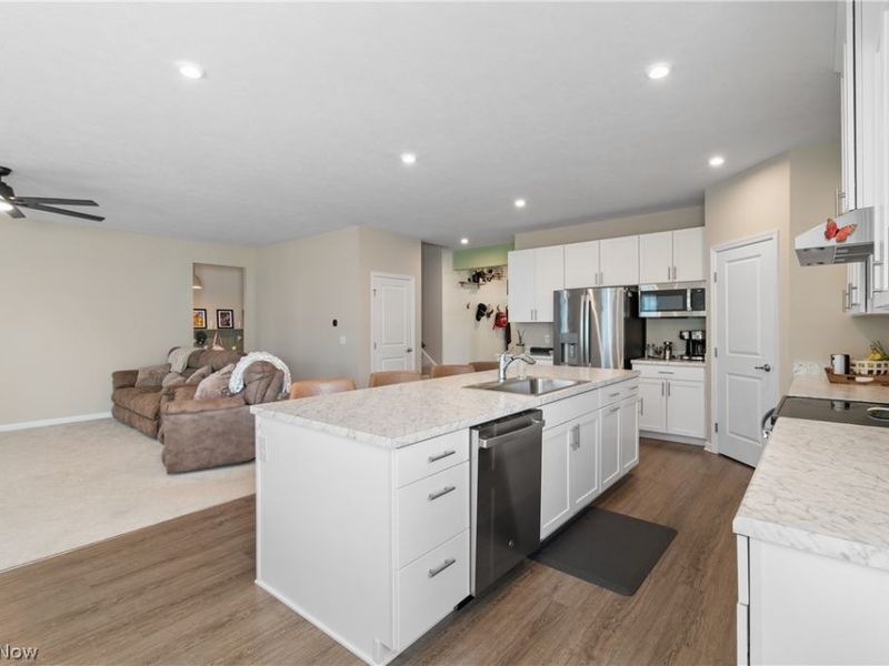 2262 Monaco Street NW, Uniontown, OH 44685 Photo 9