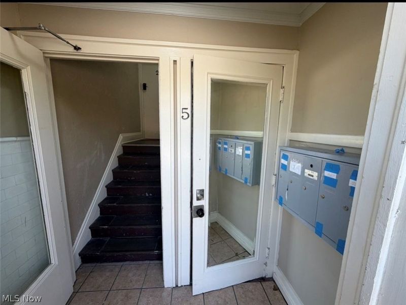 3186 Euclid Heights Boulevard, Unit 5, Cleveland Heights, OH 44118 Photo 2