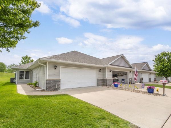 4102 Legacy Lane , Unit 1, Cedar Falls, IA 50613