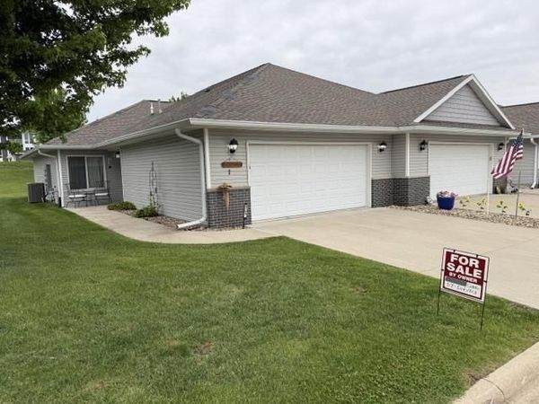 4102 Legacy Lane , Unit 1, Cedar Falls, IA 50613