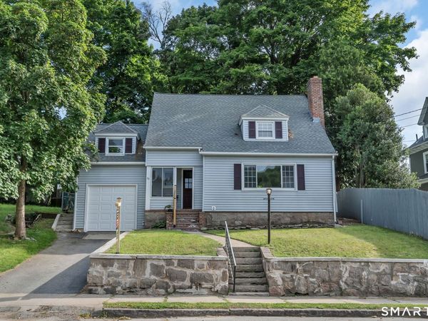 30 Crest, New London, CT 06320
