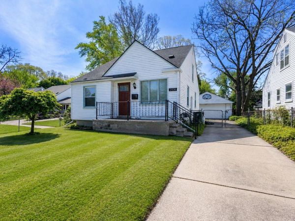 2108 E 4th Street, Royal Oak, MI 48067