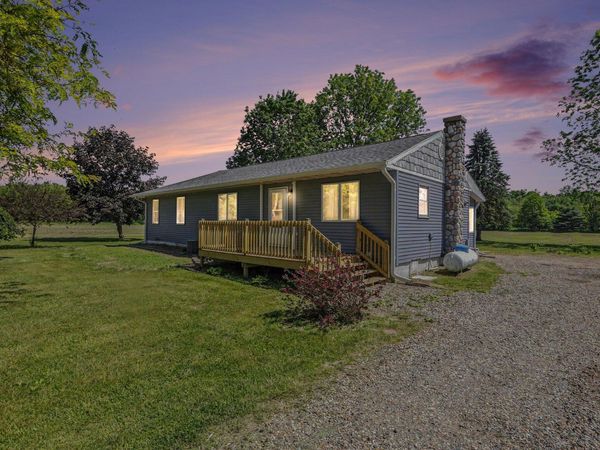 22111 Dutch Settlement Street, Cassopolis, MI 49031