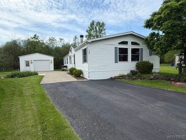1159 TIMBERWOOD Court , Lockport, NY 14094