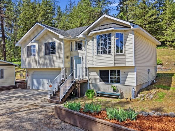 33113 N Milan Rd, Chattaroy, WA 99003