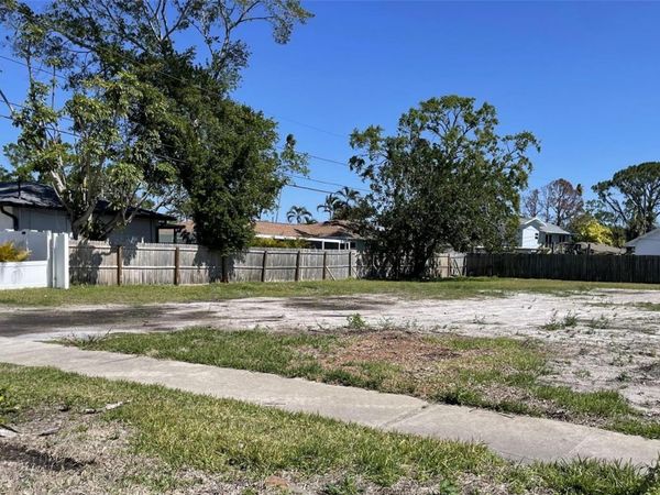 1710 BAYOU GRANDE BOULEVARD NE, ST PETERSBURG, FL 33703