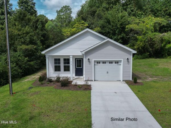 704 Bynum Avenue, Maysville, NC 28555