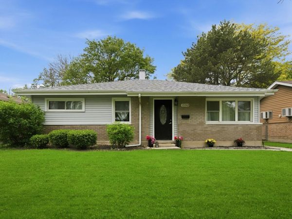 17242 Community Street , Lansing, IL 60438