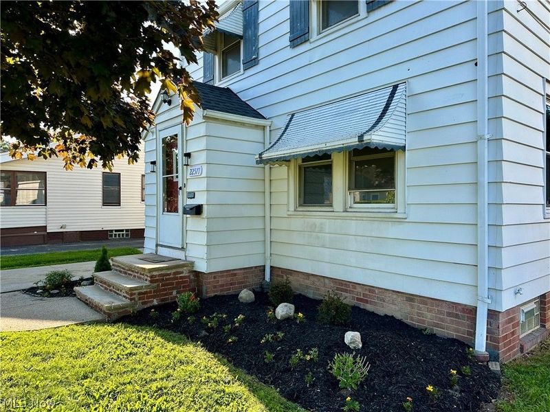 22571 Ivan Avenue , Euclid, OH 44123 Photo 3