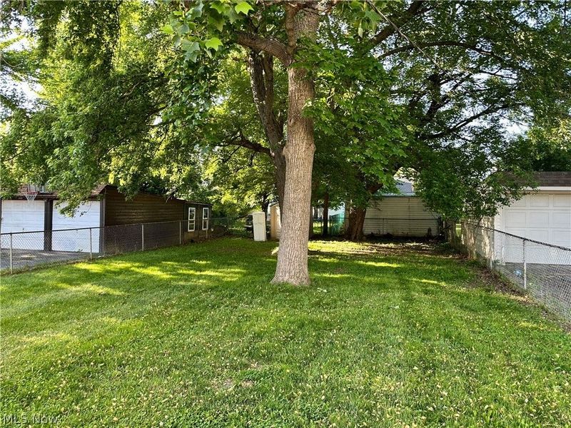 22571 Ivan Avenue , Euclid, OH 44123 Photo 6