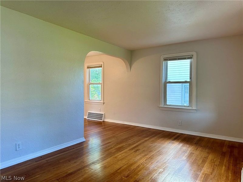 22571 Ivan Avenue , Euclid, OH 44123 Photo 7