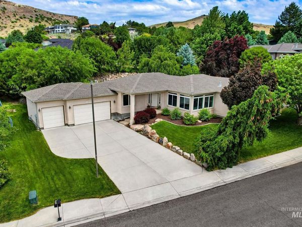 1924 S Toluka Way, Boise, ID 83712