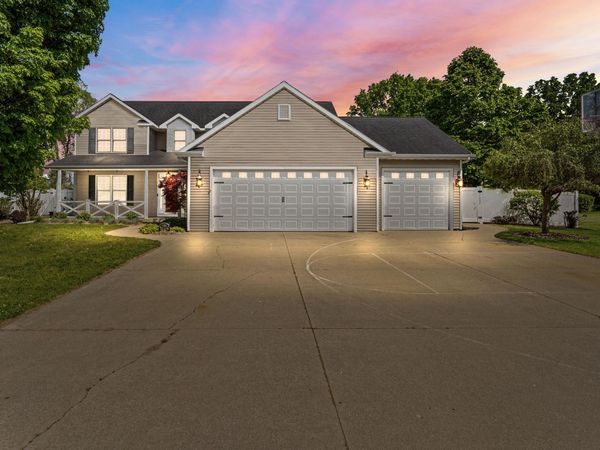 4292 S Royal Curv, St. Joseph, MI 49085
