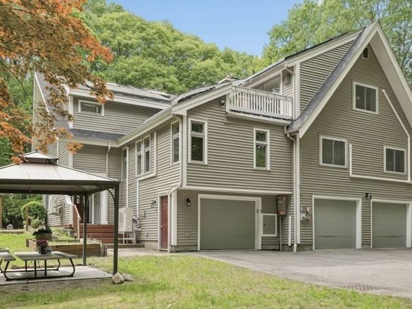 10 Cold Harbor Drive, Northborough, MA 01532