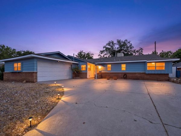 9004 Hannett Avenue NE, Albuquerque, NM 87112