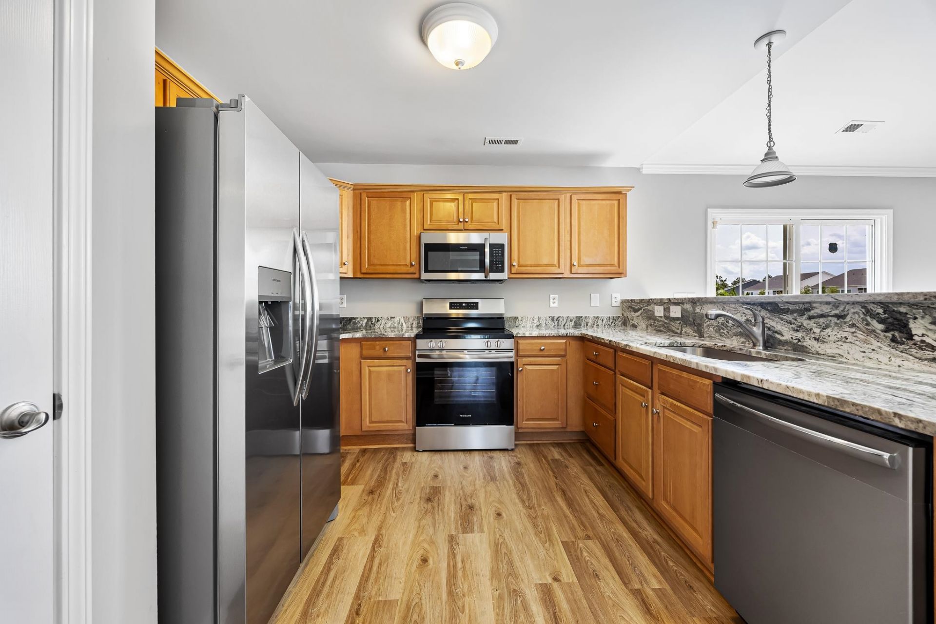 220 Loquat Ct. Photo 10