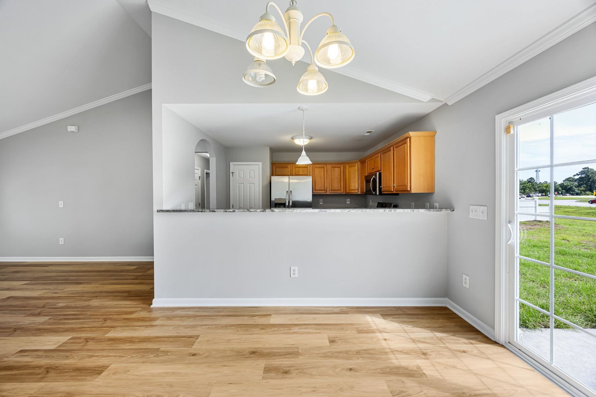 220 Loquat Ct. Photo 11